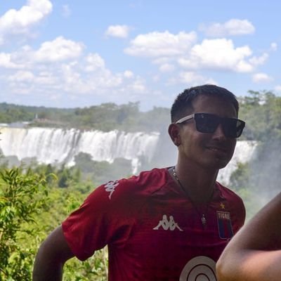 Socio del C.A. TIGRE 🐯💙♥️💙 
Leonino ♌🦁,  Ambientalista 🌱♻️
Aguante Los Redondos 😎 🇦🇷