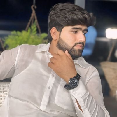PTI🇵🇰🇵🇰....#Absolutely Not✌️
#Awan🌹🌹Landlord😇
Student of English Literature ~~
University of Jhang❓
Future Sports Journalist❓
Football Lover ⚽