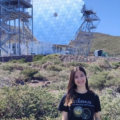 Perdida en un océano cósmico cuya vastitud supera mi imaginación 👩🚀Física UCO 📚//
🇮🇨💙
