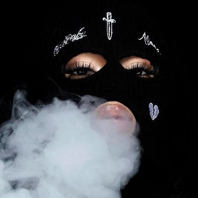 dronemikky's profile picture. Cool and calm