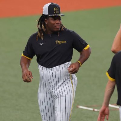 ネットでの人付き合いが非常に不慣れで不器用ですのでお手柔らかにお願いします🙏 MLB推し選手→パトリック・ベイリー、ウィットJr.、タティスjr、デラクルーズ、ハーパー、カミロ・ドバル、ブレンドン・ドイル、ケテル・マルテ⚾️