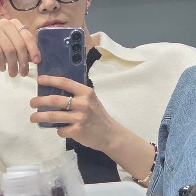 shnrory_'s profile picture. for them. 🐳🍀 ||

                                                                 ᵍᶦʳˡ ᶜᵃⁿ'ᵗ ʰᵃⁿᵈˡᵉ ᵗᵒᵒ ᵐᵃⁿʸ ᵃᶜᶜˢ ᶠᵒʳ ᵉᵛᵉʳʸ ᵍʳᵒᵘᵖ ˢʰᵉ ˢᵗᵃⁿˢ, ᵖˡˢ ᵇᵃʳᵉ ʷᶦᵗʰ ʰᵉʳ