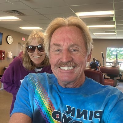 Born and raised in Chicago had 37 years in the printing industry,retired in 2006 left for Arizona in 2013 and still spreading the Good Lord’s message!