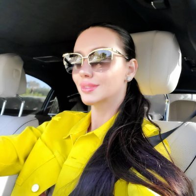 sofia_venn's profile picture. What to expect to see on your page