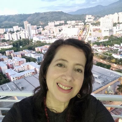 Facilitadora holística Énfasis en temas de cambio, espiritualidad y mejora continua. Onironauta. Técnicas multidisciplinares de bienestar integral. Escritora.