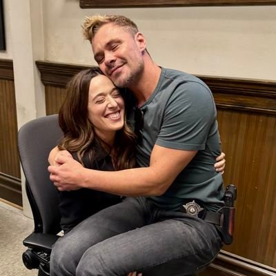 “because you are my world”
“let's get married. let's make it forever.” burzek and densi 🤎
24;capricorn. fan account • serietv/film
