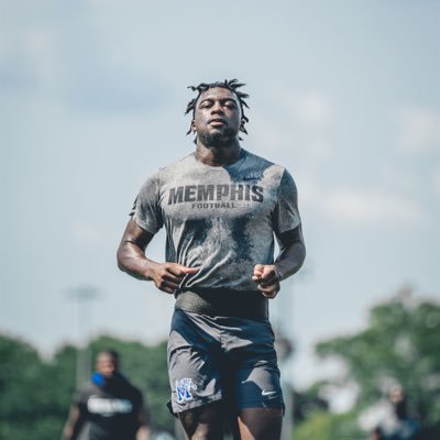 ‘27‼️ Memphis university 👊🏾Football Wide receiver🏈6’0💯200Lbs🤙🏾3.0 GPA🙌🏾