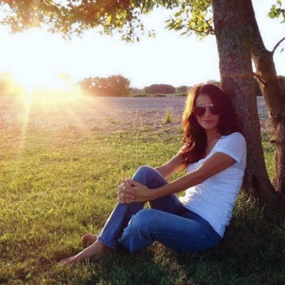 Florida mom of four. Wannabe homesteader. Jesus is the truth, the light, and the way.