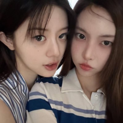 Viewjune_'s profile picture. 