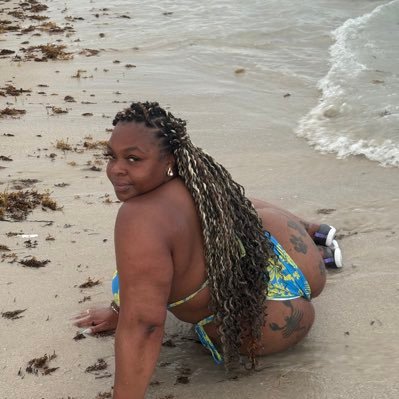 Thick and juicy 🍑pretty butterfly pussi,big tits &cute face😻aka ms.gushy #ONLYFANS Model💋 enjoy the Squirt videos and cute outfits