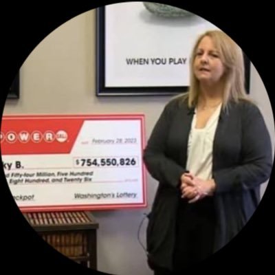 Thrilled to announce my $754.6 million mega millions jackpot winner and am giving out $10k to my first 350 followers that DM with “BECKY I FOLLOWED “