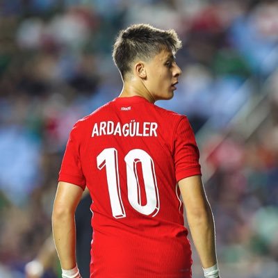 Del Real Madrid Club de Fútbol. Arda Güler enjoyer.