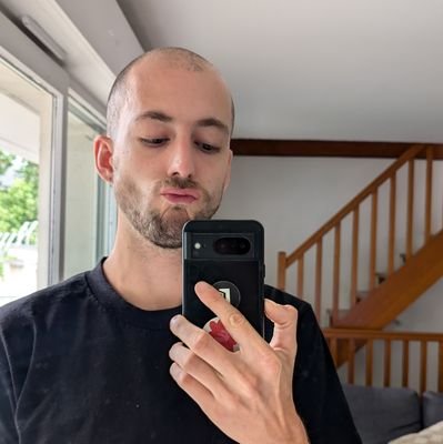 PV en DM 🫵🏻🫵🏻
28.
190.
Ravagé.
De gauche évidemment.
B de LGBT.
Bière et casquette.