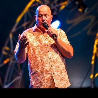 Entertainer/ DJ/ speaker/Presentator..entertainment & sport- organisatie Bureau (HWTE) ,sportgek, voetballiefhebber, Skifanaat! en initiatiefnemer!