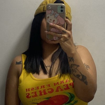 Me gusta la música triste, Bad Bunny y el rap ñero. @ginebraysandia
