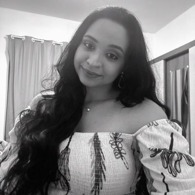 carolinespov's profile picture. ex quase jornalista atual vestibulanda futura mediciner