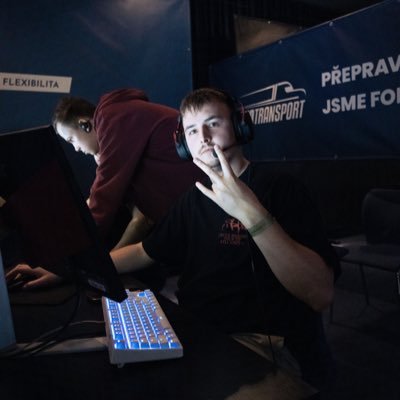 EposXDefiant's profile picture. RETIRED 🇨🇿25 | since 2014 in esport | CSGO • OW • R6 • Valo - semi pro | GER 2x🥇 UK 1x 🏆| SKS🔴⚪️ Gladbach⚫️⚪️🟢