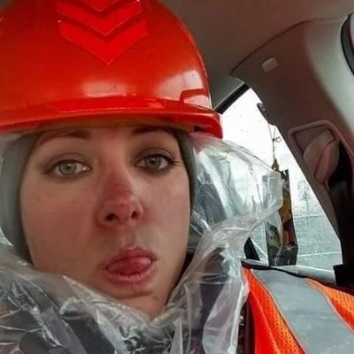 female_hominid's profile picture. I am a meat popsicle.