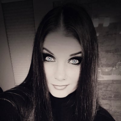 ❤️Wife.Mother.Teacher.Traveler. @SupremeKongNFT @ThePlagueNFT @akidcalledbeast @number1hawkfan 💋