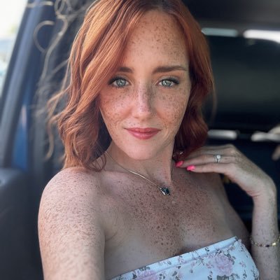 Freckled MILF goddess 👸🏻 𝐎𝐯𝐞𝐫 𝟗𝟎𝟎𝟎 𝐦𝐞𝐝𝐢𝐚 𝐭𝐨 𝐞𝐧𝐣𝐨𝐲 𝐚𝐬 𝐬𝐨𝐨𝐧 𝐚𝐬 𝐲𝐨𝐮 𝐬𝐮𝐛𝐬𝐜𝐫𝐢𝐛𝐞 👉🏼 https://t.co/KDfwGgykSv