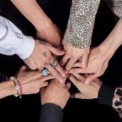 btsolenhypen's profile picture. 