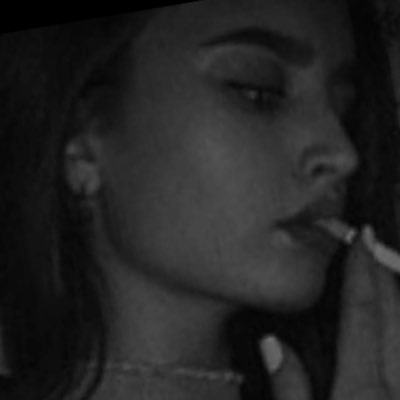 1M_999's profile picture. أطهر من الماء ، وأنقى من الغيمه 🤍🎵.