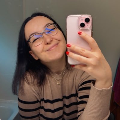 TechPiranja's profile picture. Hello! I am Anja, a passionate digital artist and full stack software developer 🥰