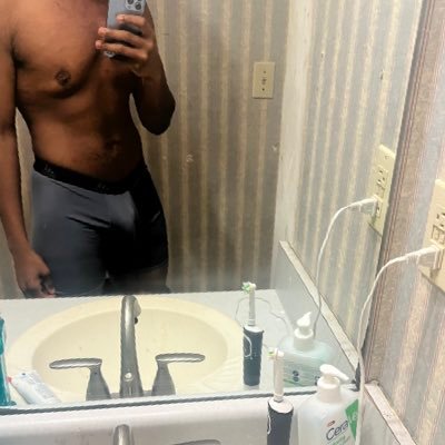 im 19 Yes its dick in here. 420💞 18+ real undemure gets nasty. 9in? If I follow you you KNOW what you can have