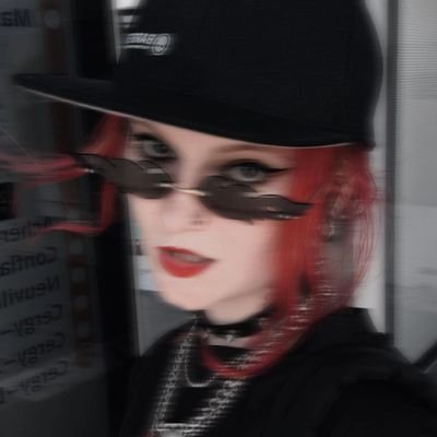 Kris 🧷
She/Her 25yo - 🇨🇵 - One Piece - SnK - MHA - Skeleton Clique |-/ - INFP - 4w5 - Better not forget the B in LGBT - same @ on Instagram