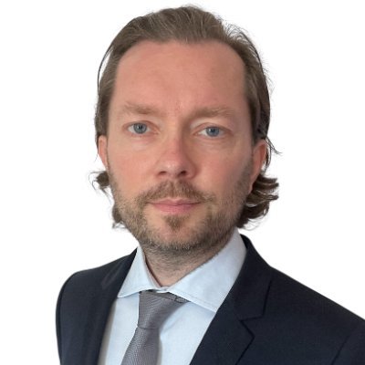 Mon banquier m’a dit que l’#Or est une relique barbare. Du coup, j’ai écrit un bouquin sur le sujet et je suis devenu rédacteur freelance (anc. #CGP).