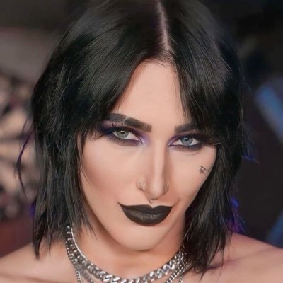 TN0KU's profile picture. 🇰🇼 私は①❾歳です。 ———————————————————-————————- #RMA🤍 #MiaSanMia❤️‍🔥 #DifferentHere💚 #RepBX🩶 #NEPats❤️💙 #Raiseup♥️ #RheaRipley💜#TheUndertaker🖤 #ONEPIECE💛