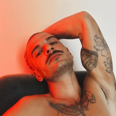 Créateur & Acteur Porn, en live sur https://t.co/tSnGIyUF9Q et https://t.co/BcJhbP21MP