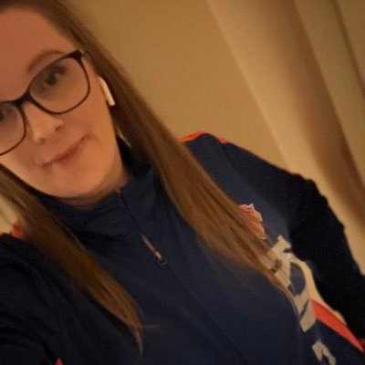 TeamTara81's profile picture. Member of the Bulldogs and GWS Giants Cheersquad. Union member and delegate. Greens member. Lefty. Proudly woke.