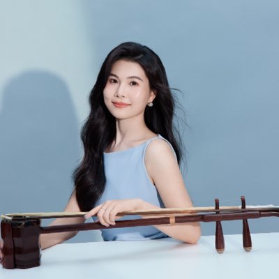 沖縄二胡姫 中国伝統楽器　二胡　付属品多数 沖縄二胡姫 中国伝統楽器 二胡 付属品多数 天華之韻 二胡 紫檀