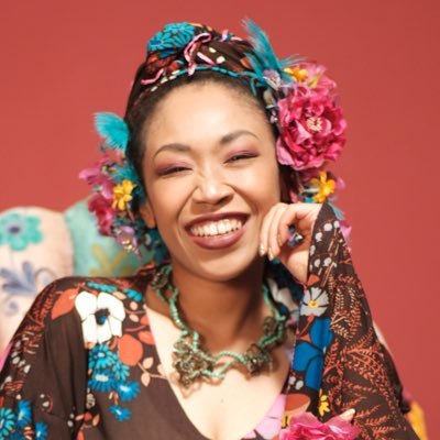 富山県出身の歌手。コンゴ民主共和国🇨🇩と日本🇯🇵のmix.富山県でラジオ(FMとやまCHIKOのサンゴニニ?)やテレビ(KNBワンエフ)のコメンテーターや、自身の経験を語る講演もしています。