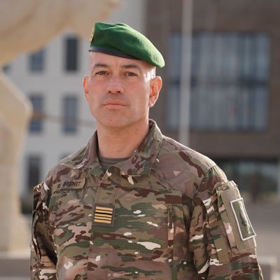 🟢🔴 colonel Benjamin Brunet, 52e chef de corps de la Phalange Magnifique #13DBLE @Cdc_13eDBLE