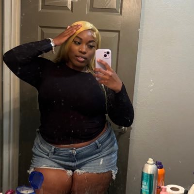 aallisonn_e's profile picture. 👩🏿‍❤️‍💋‍👩🏿🇯🇲