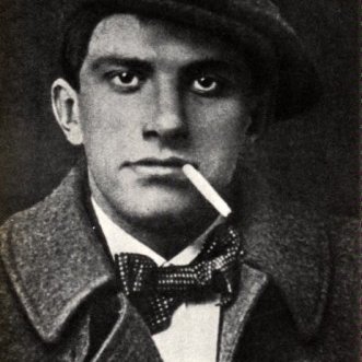 casacasala's profile picture. Marxista leninista. Materialismo dialettico e metodo scientifico in testa. Falce nella mano destra e martello nella mano sinistra