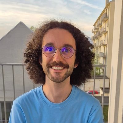 🎬 Scénariste, réalisateur, bébé designer.