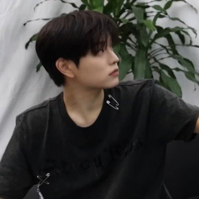 eRPOG1I5eaNeyXz's profile picture. 都内25↑ 自引分のみ交換出してます🔰🐶🐰