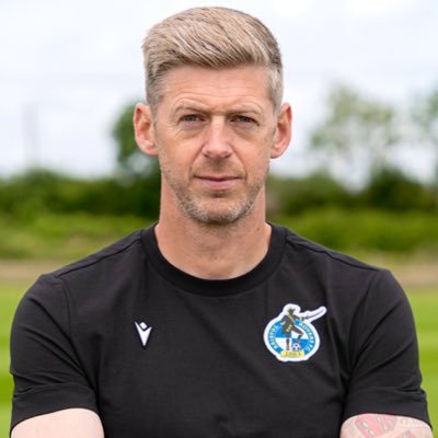 UEFA A Licensed Assistant Head Coach @Official_BRFC and former @premierleague striker: Trustee @JSFTrust #sinnott25