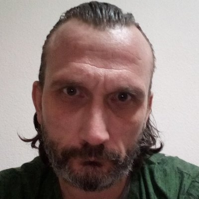 Wer das Narrativ kontrolliert, kontrolliert die Bedeutung .
Respekt ist die kluge Kontrolle einer wahren Autorität .