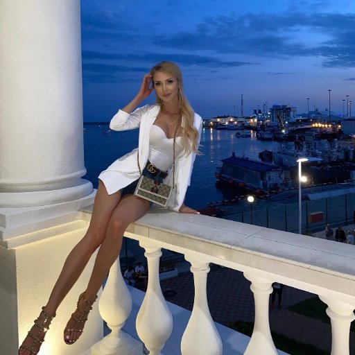 Frirojau83259's profile picture. 🇺🇸 Living for freedom and fun. I like hiking 🥾, music 🎵, surfing 🏄, and fitness 💪. Playgrounds of life.