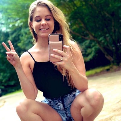 Quiet heart, loud mind. Looking for something rare. 🖤