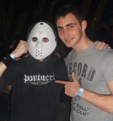 Yeah buddy! Twitteo con nocturnidad. En las mejores salas.