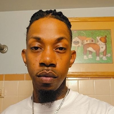 qureunta's profile picture. just checking shit out