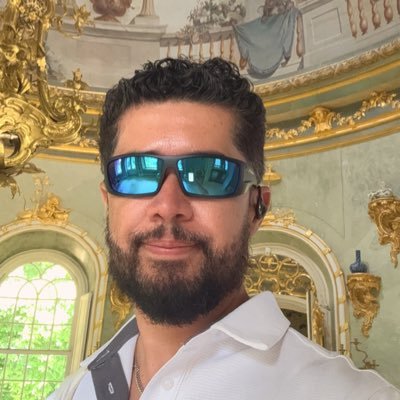 Medico internista, especialista en Infectología, master en VIH/SIDA. Doctor en Medicina. Grupo de investigacion en micobacterias TB y VIH. univesidad icesi