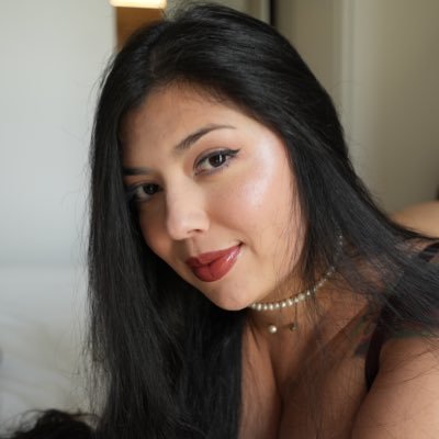 Opens profile photo