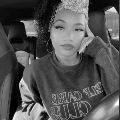 Omololi_T's profile picture. 