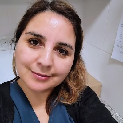 Soy Auxiliar de Farmacia en Hospital Ramón Carrillo San Martín de los Andes. 
Estudié desde el 2017 al 2021 Tecnicatura en Política, Gestión y Comunicación.